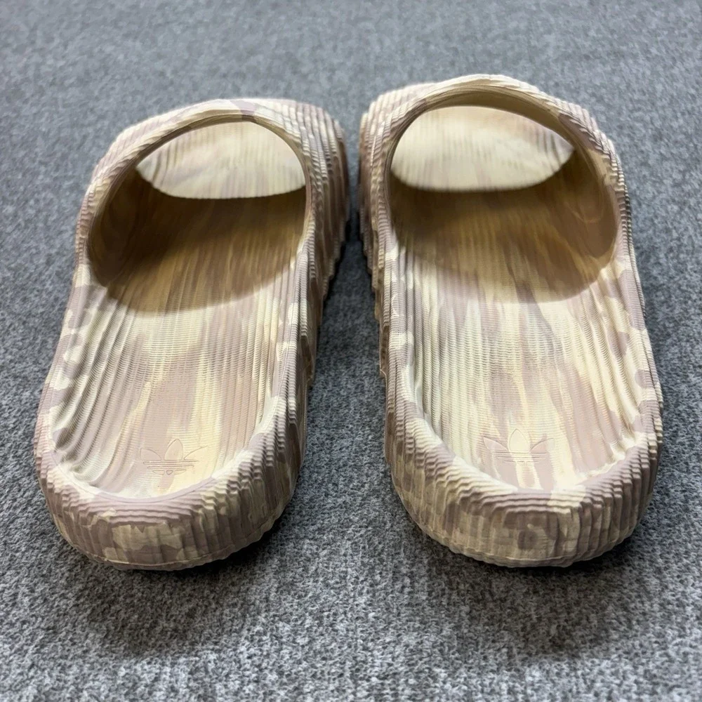 adidas Adilette Men's Beige Slide Sandals US 10 Synthetic Lightweight Slip-On